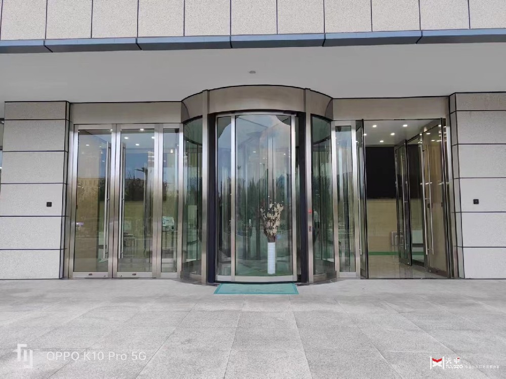 南方航空西安辦公樓兩翼旋轉門工程